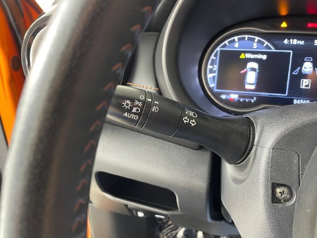 Used 2019 Nissan Kicks SR w/ SR Premium Package FWD image 13