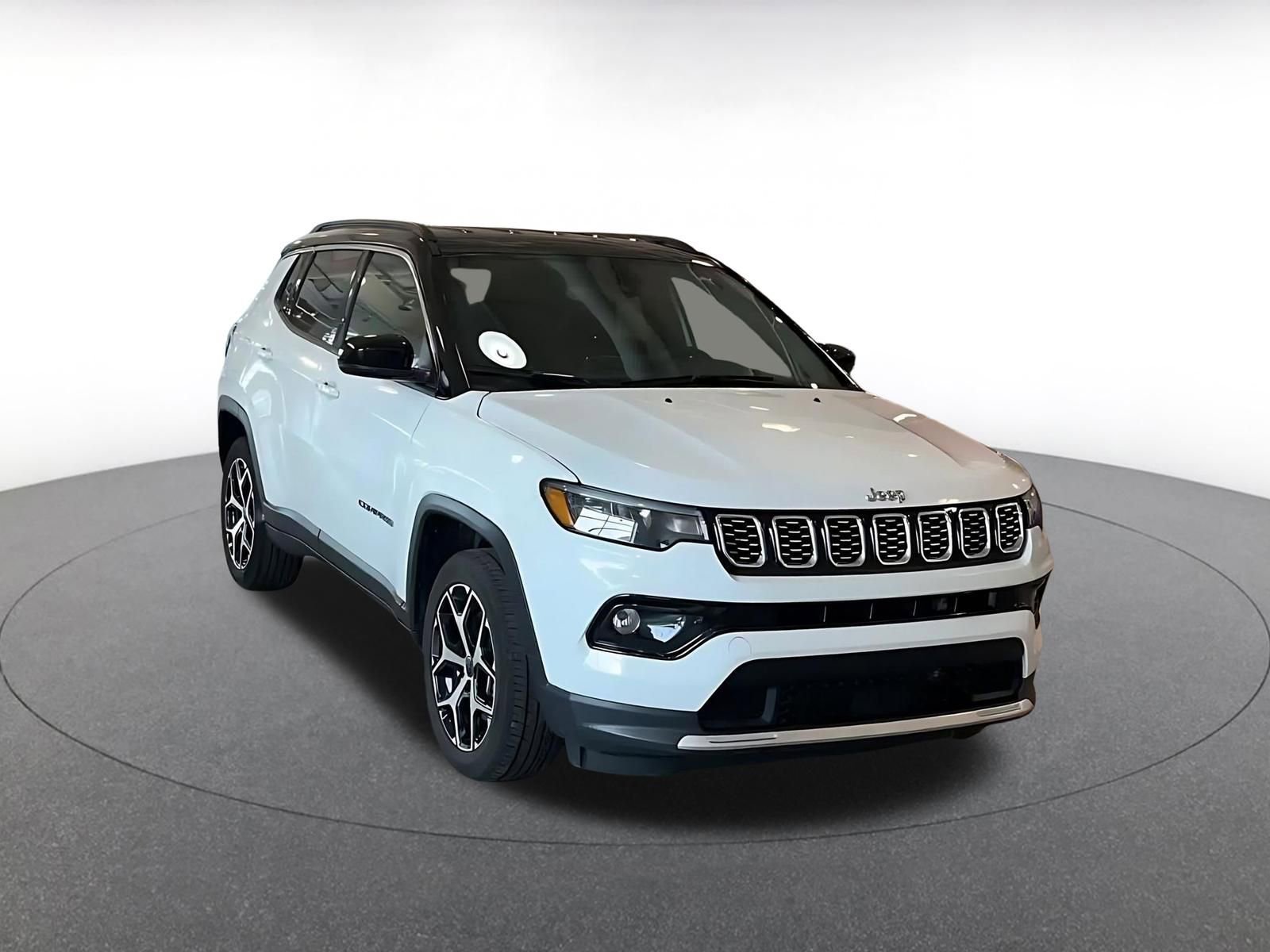 Used 2025 Jeep Compass Limited image 3