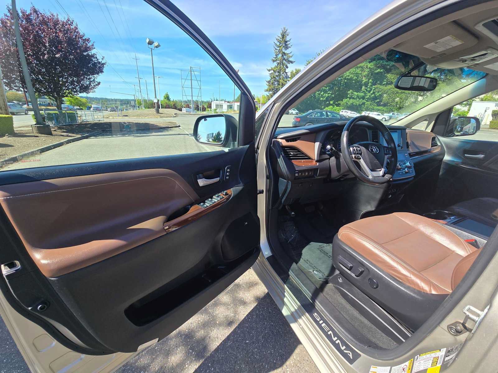Used 2015 Toyota Sienna Limited AWD/4WD image 20