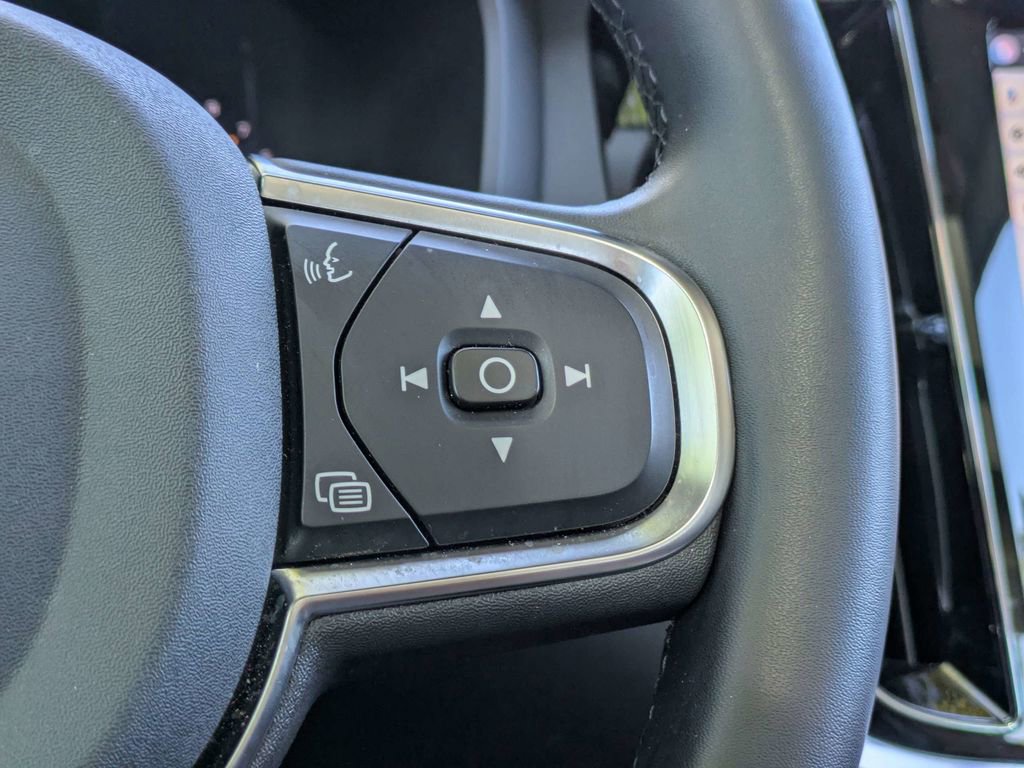 Certified 2024 Volvo S60 B5 Core image 25