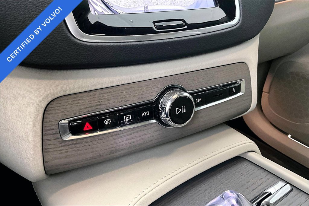 Used 2025 Volvo XC90 T8 Ultra w/ Protection Package Premier AWD/4WD image 24