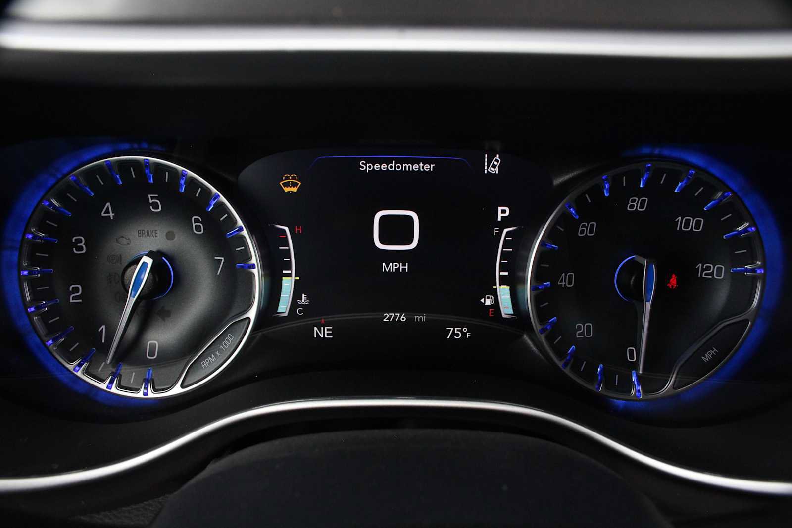 New 2025 Chrysler Pacifica Select AWD/4WD image 34