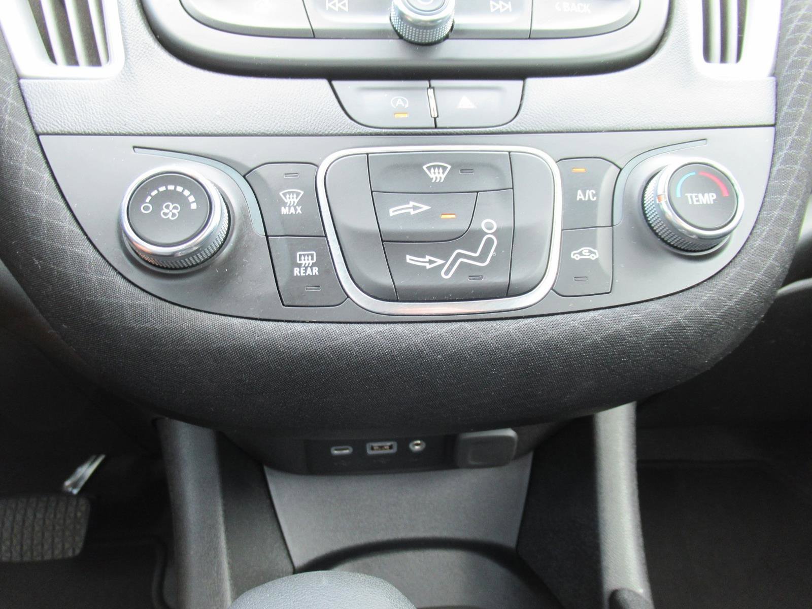 Used 2024 Chevrolet Malibu LS FWD image 23
