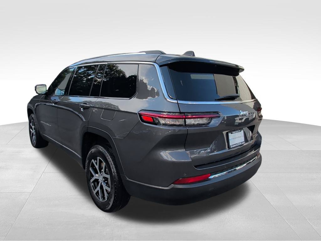 Used 2023 Jeep Grand Cherokee L Limited AWD/4WD image 3