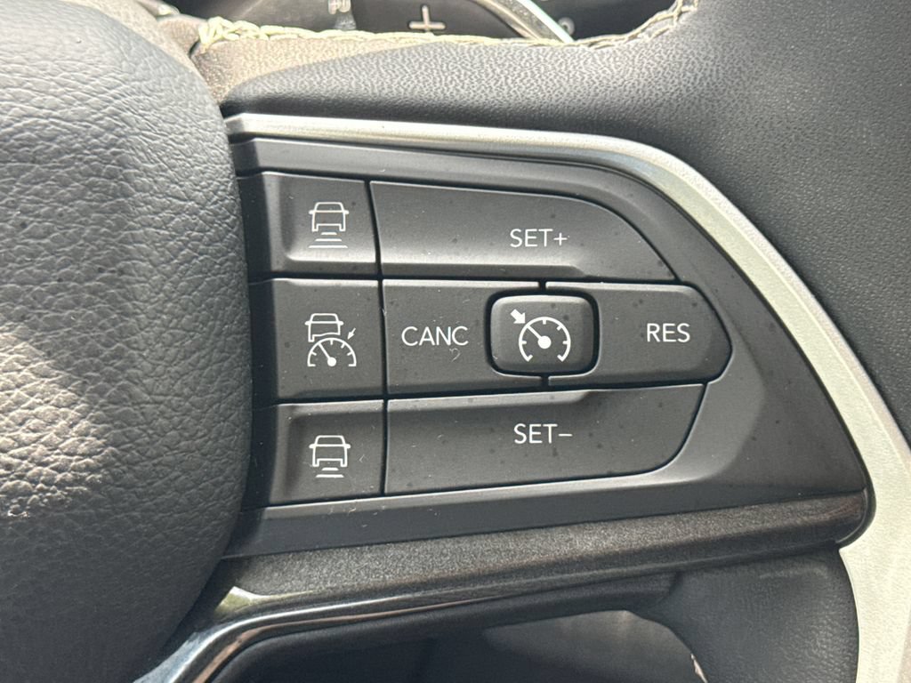Used 2023 Jeep Grand Cherokee L Laredo w/ Luxury Tech Group I AWD/4WD image 29