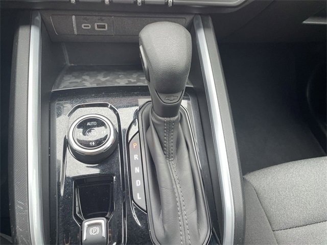 Used 2024 Chevrolet Colorado Trail Boss w/ Technology Package image 16