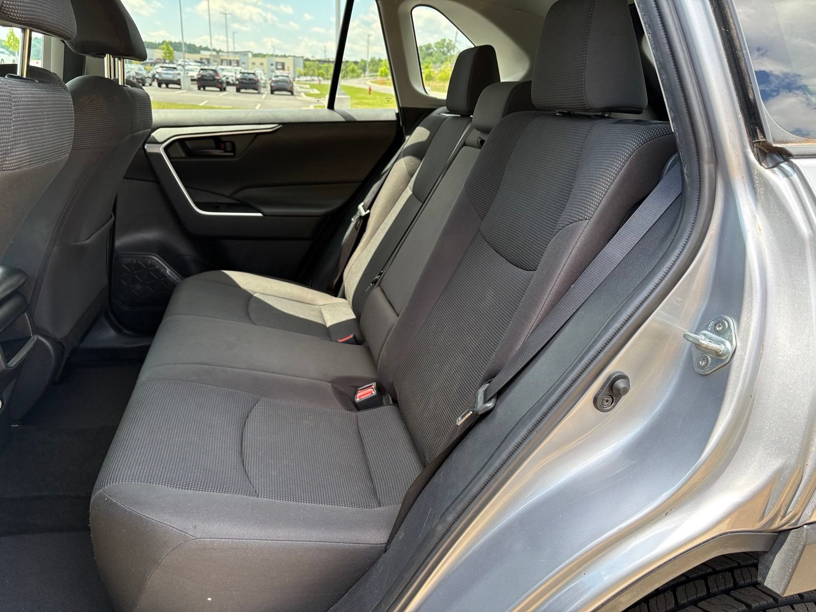 Used 2021 Toyota RAV4 LE FWD image 30