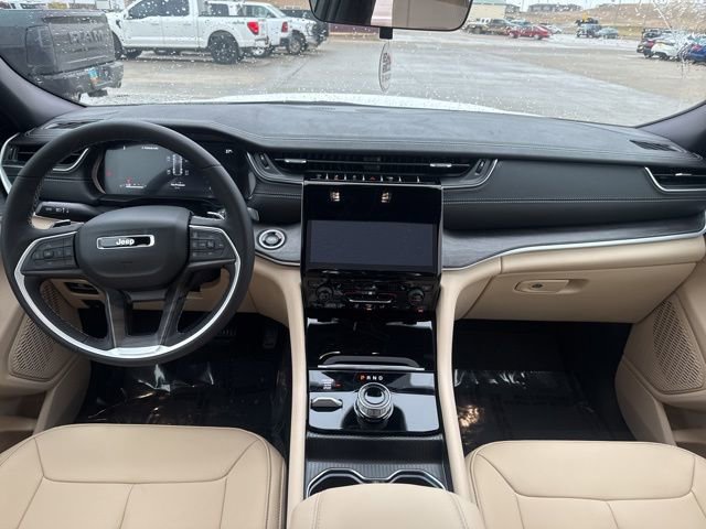 New 2025 Jeep Grand Cherokee Limited w/ Trailer Tow Package image 10