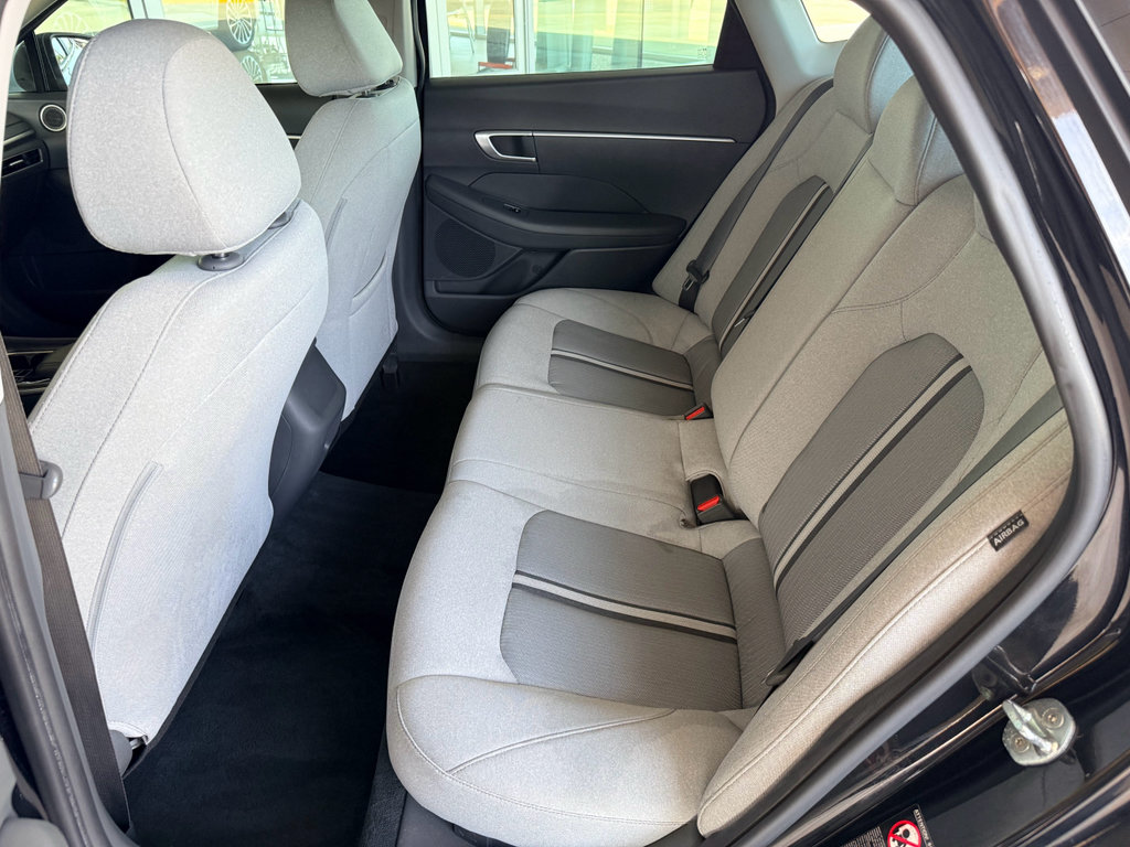 Used 2022 Hyundai Sonata SE w/ Cargo Package FWD image 23