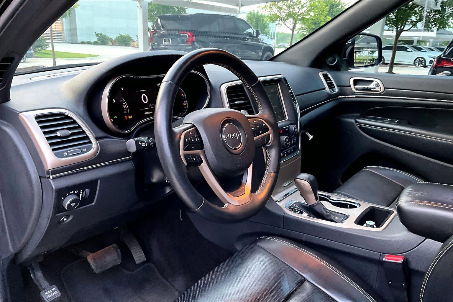 Used 2017 Jeep Grand Cherokee Limited w/ Luxury Group II RWD image 18
