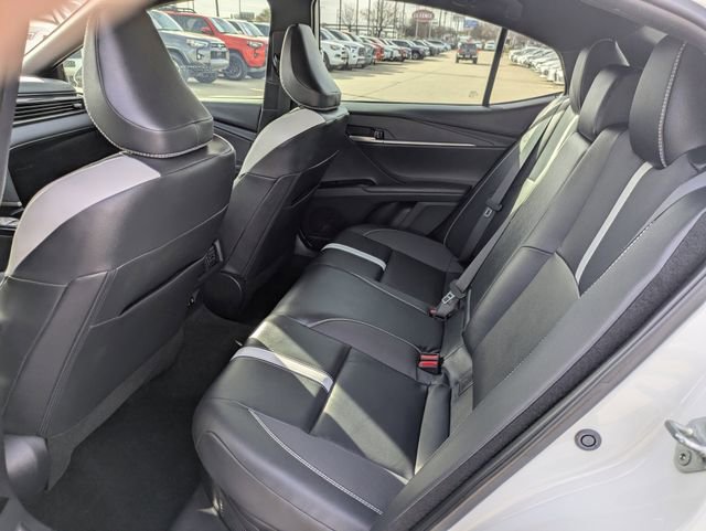 Used 2025 Toyota Camry SE image 27