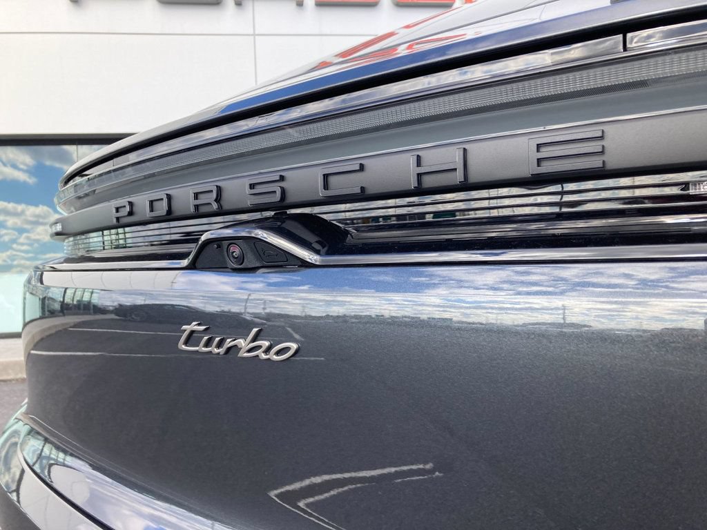 Used 2025 Porsche Macan Turbo Electric AWD/4WD image 28