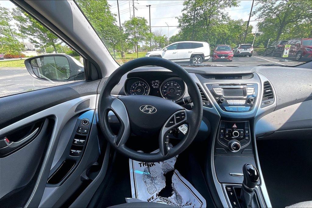 Used 2015 Hyundai Elantra SE FWD image 5