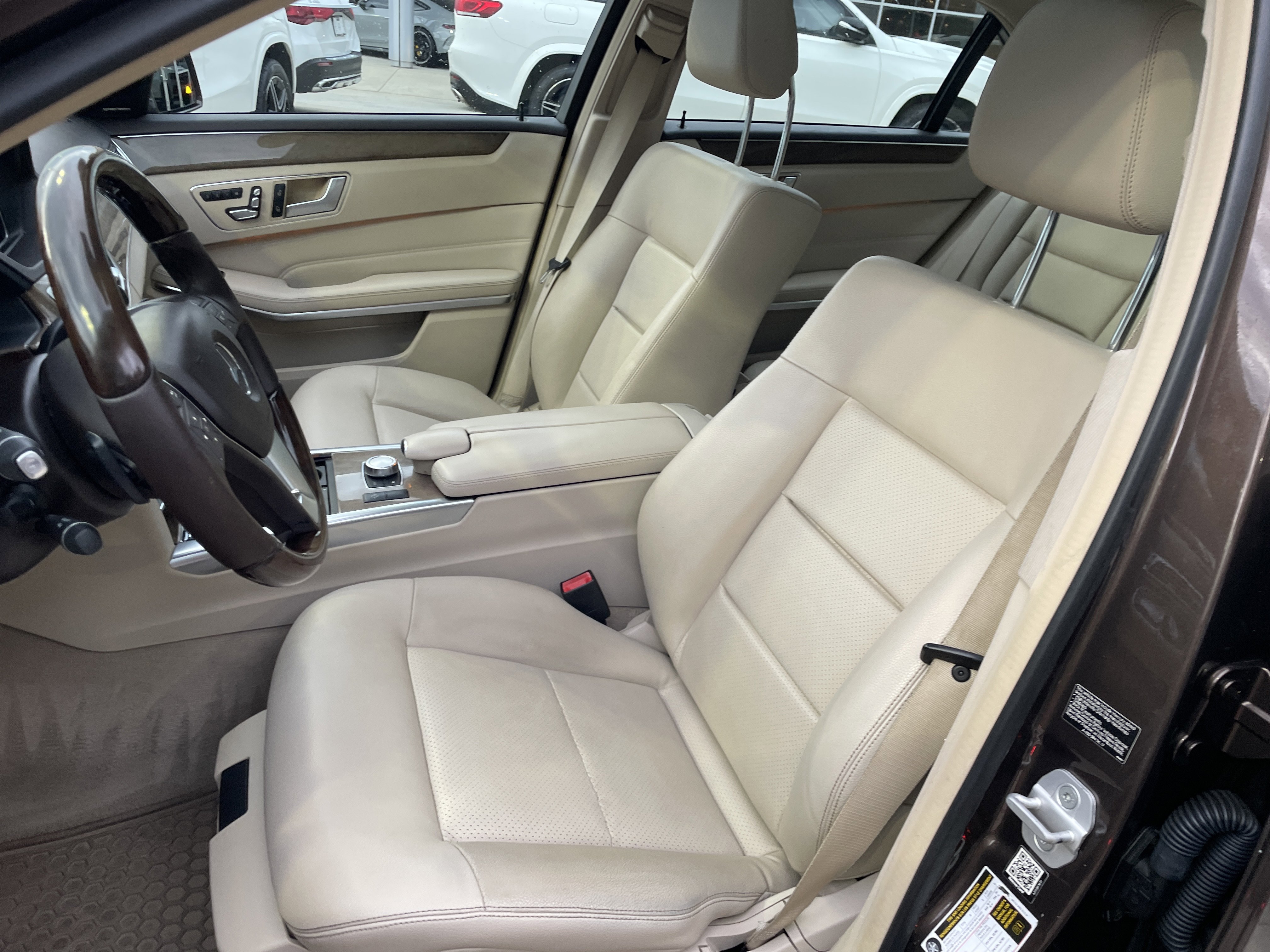 Used 2014 Mercedes-Benz E 250 BlueTEC Sedan image 21