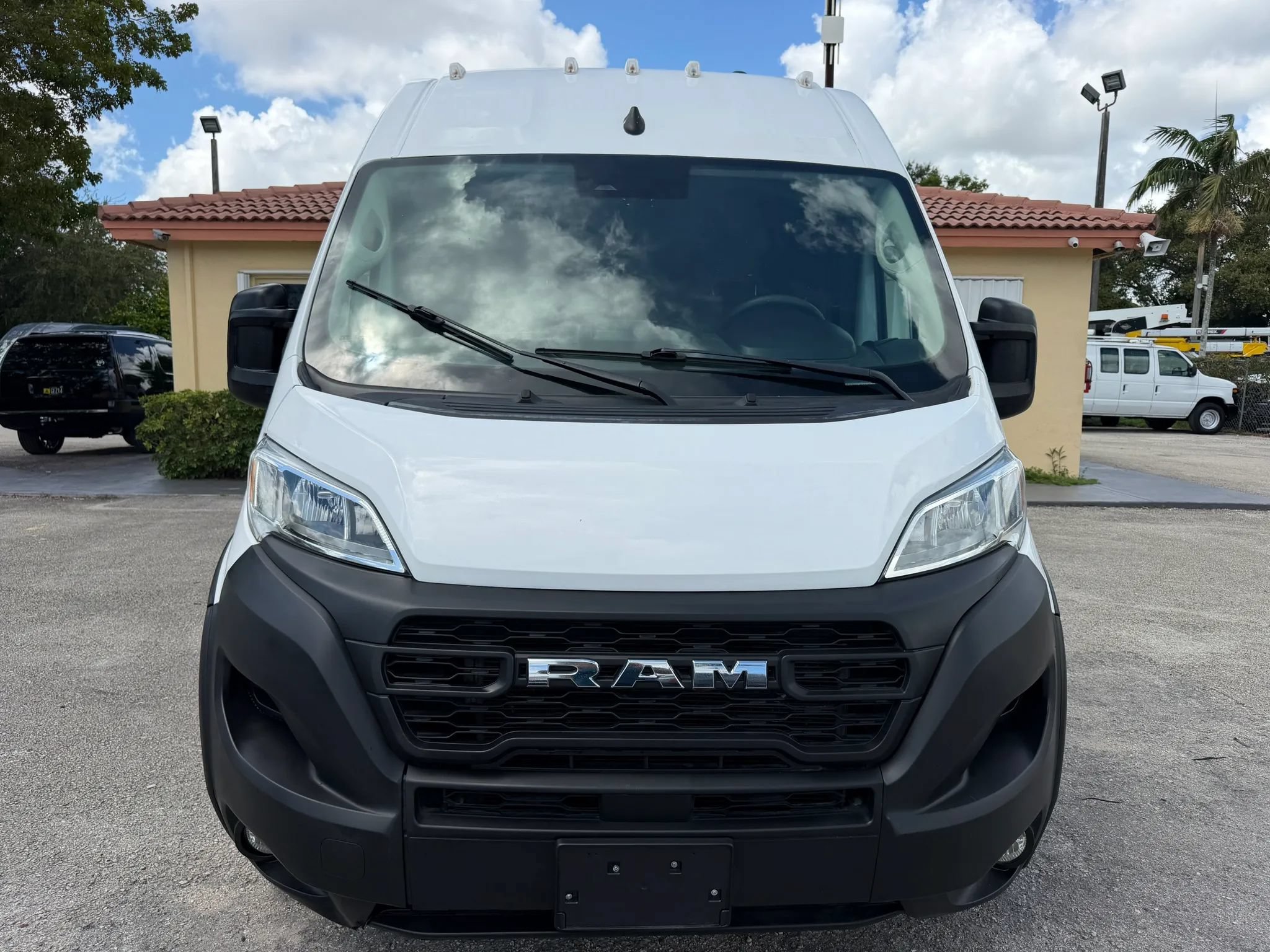 Used 2024 RAM ProMaster 2500 w/ Convenience Group FWD image 10