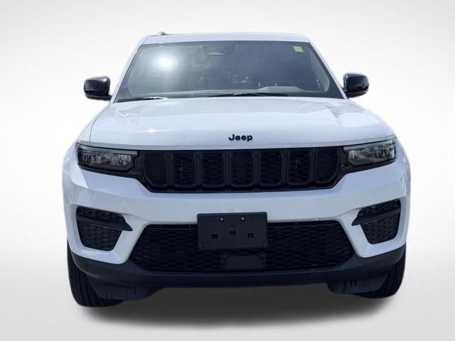 Used 2025 Jeep Grand Cherokee Altitude AWD/4WD video 2