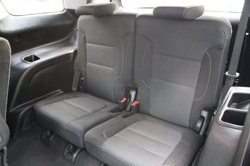 Used 2023 GMC Acadia SLE FWD image 13