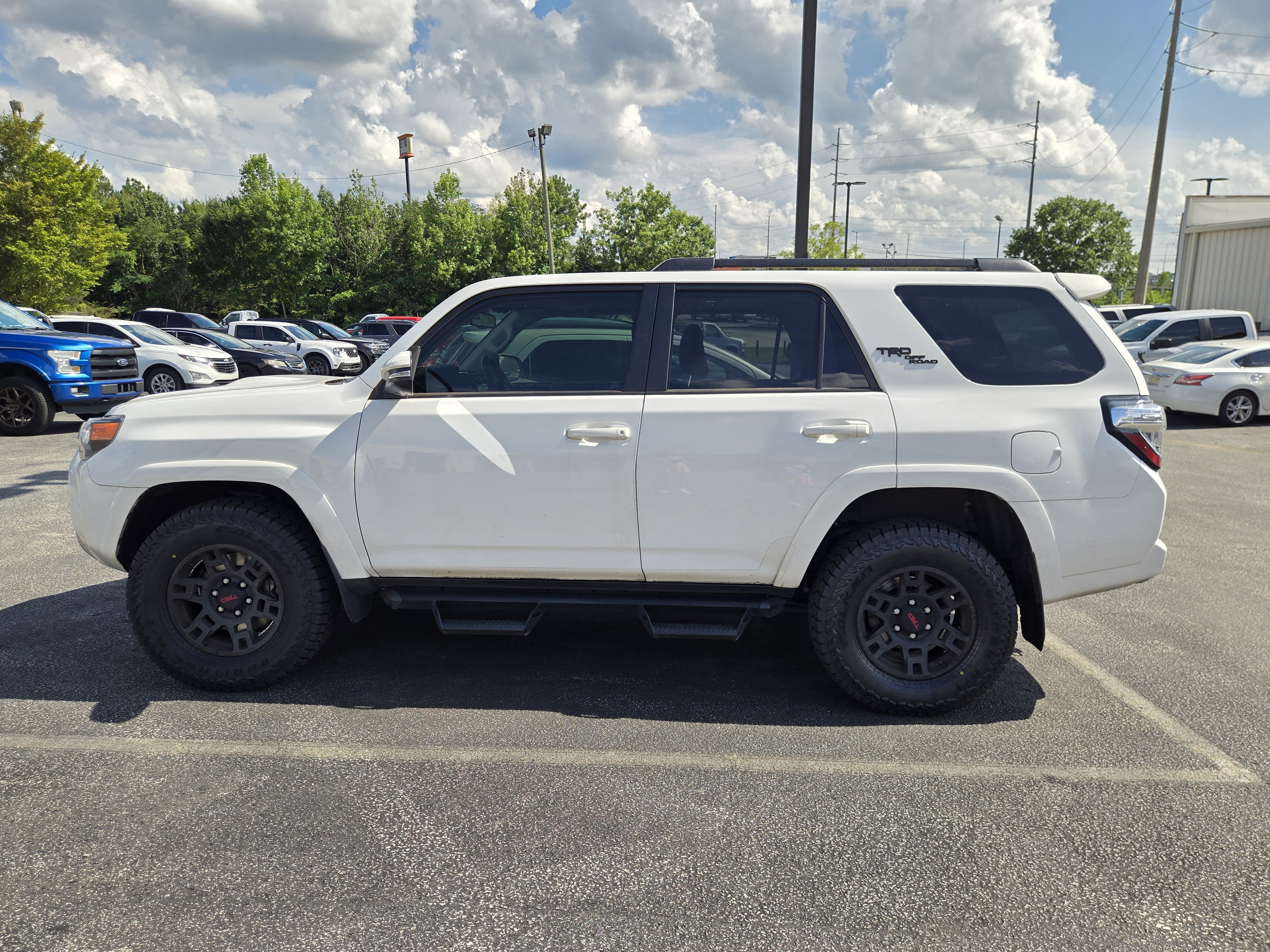 Used 2024 Toyota 4Runner TRD Off-Road Premium w/ Moonroof Package AWD/4WD image 4