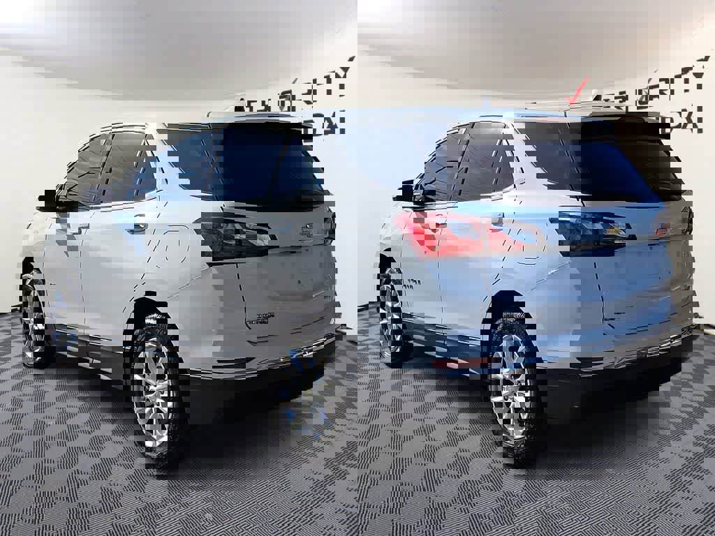 Used 2018 Chevrolet Equinox LT image 6