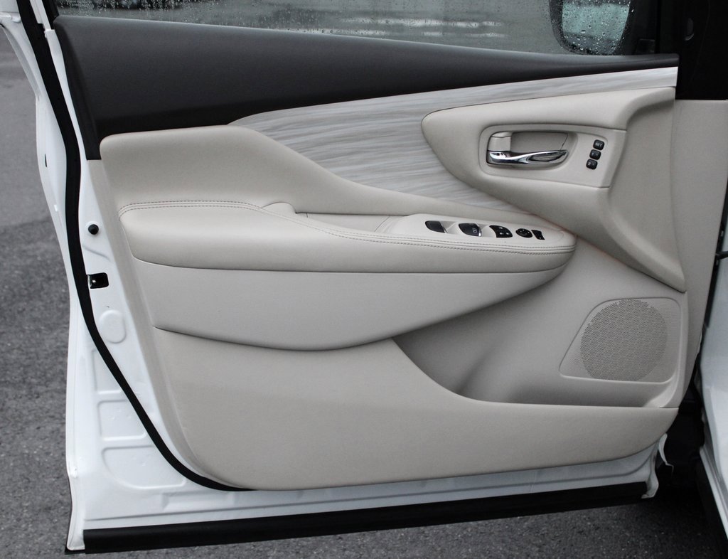 Used 2018 Nissan Murano SL w/ Moonroof Package image 16