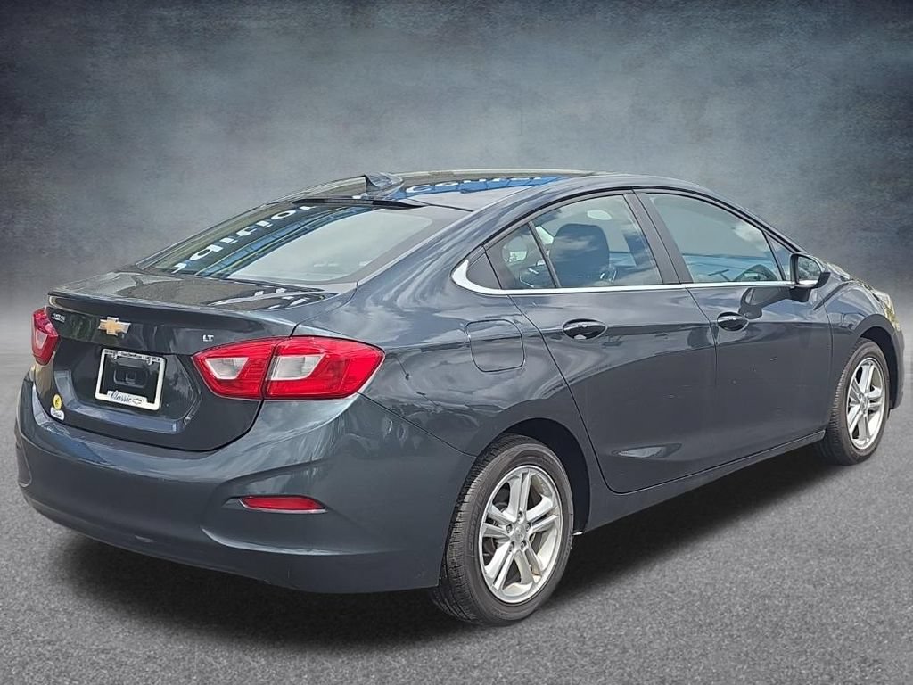 Used 2018 Chevrolet Cruze LT w/ LT Convenience Package FWD image 7