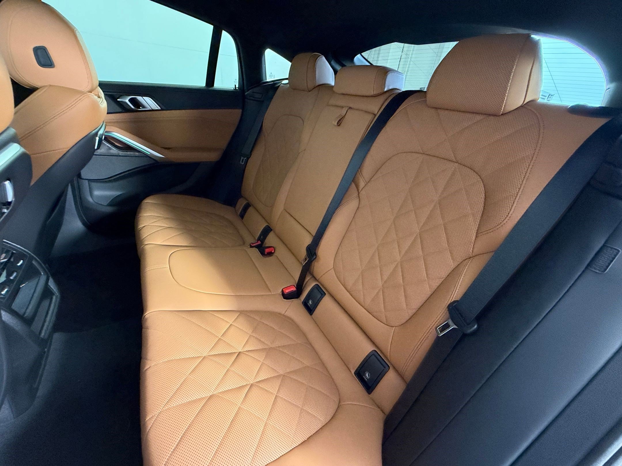 Certified 2025 BMW X6 xDrive40i w/ Premium Package AWD/4WD image 30
