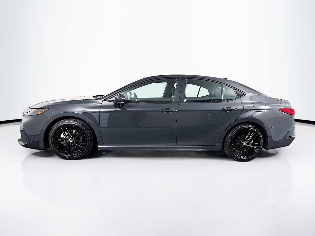 Used 2025 Toyota Camry SE image 6
