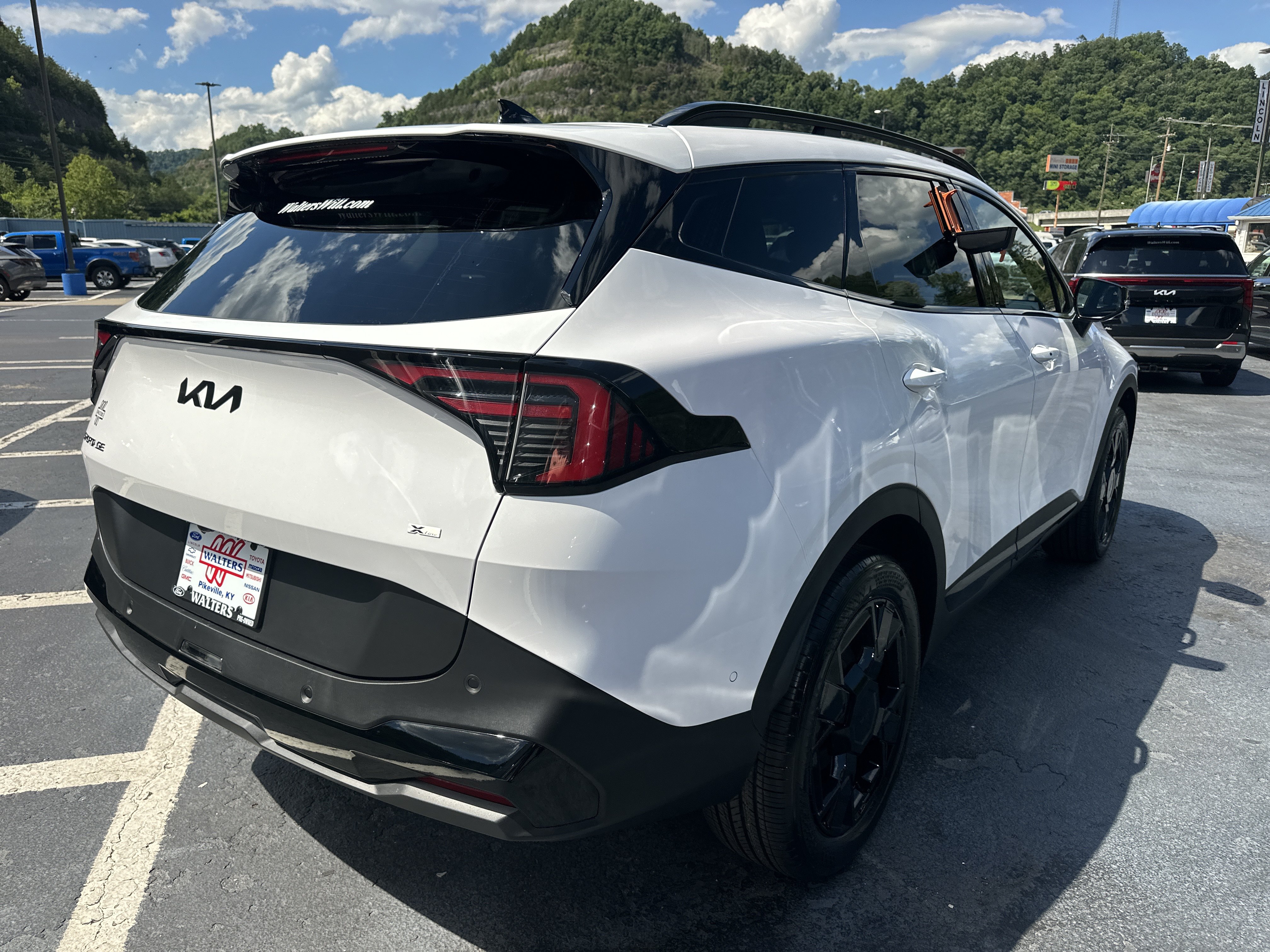 New 2026 Kia Sportage X-Line w/ X-Line Technology Package AWD/4WD image 2