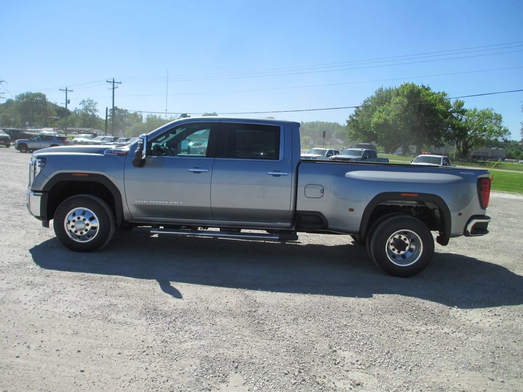 New 2026 GMC Sierra 3500 SLT w/ SLT Premium Package AWD/4WD image 7