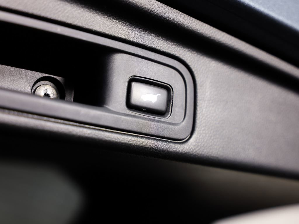 Used 2021 Honda Pilot Touring image 14