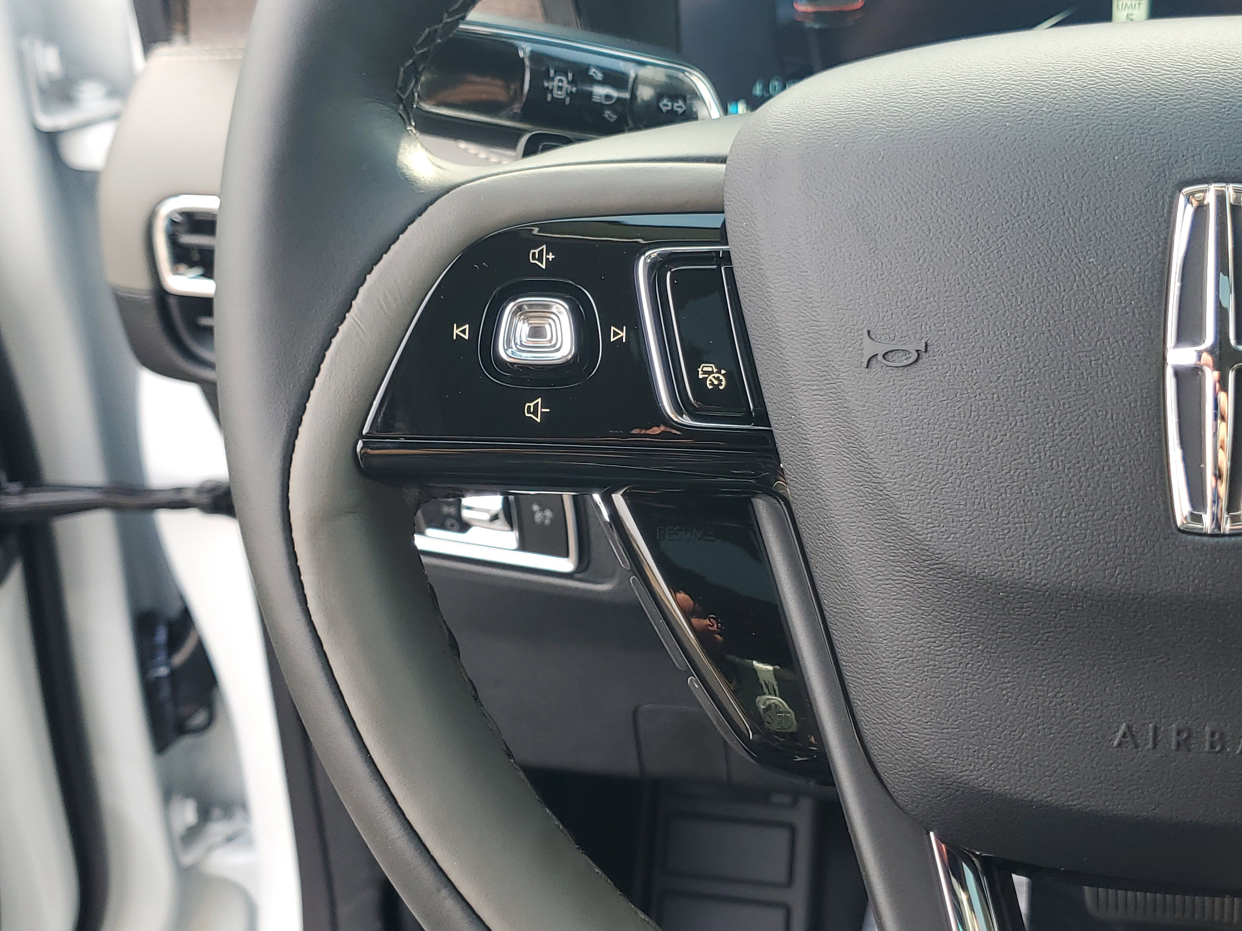 New 2026 Lincoln Corsair Reserve image 17