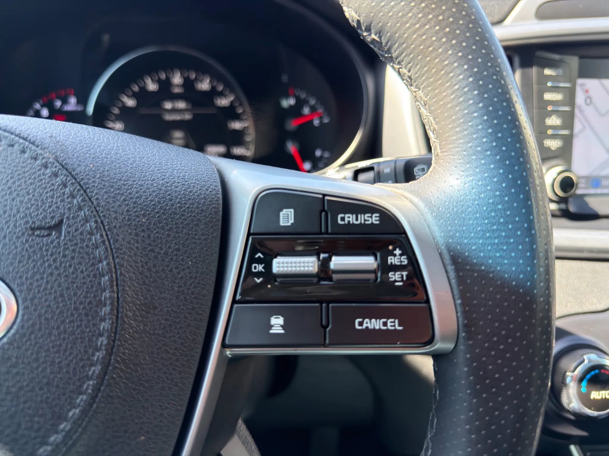 Used 2019 Kia Sorento SX image 15