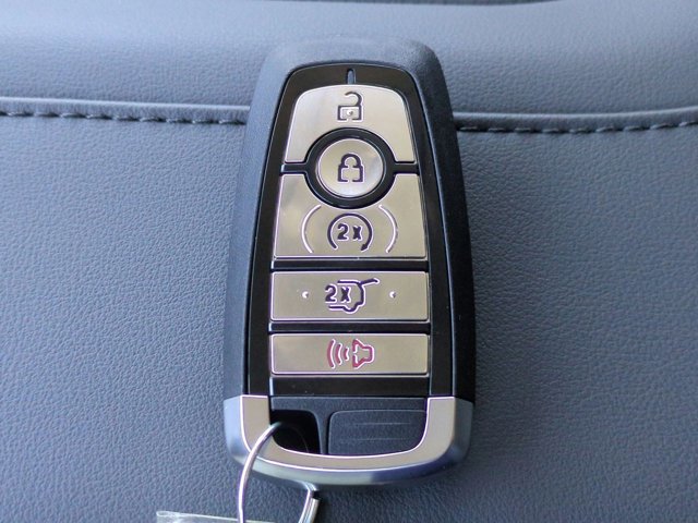 New 2026 Ford Expedition Active image 13