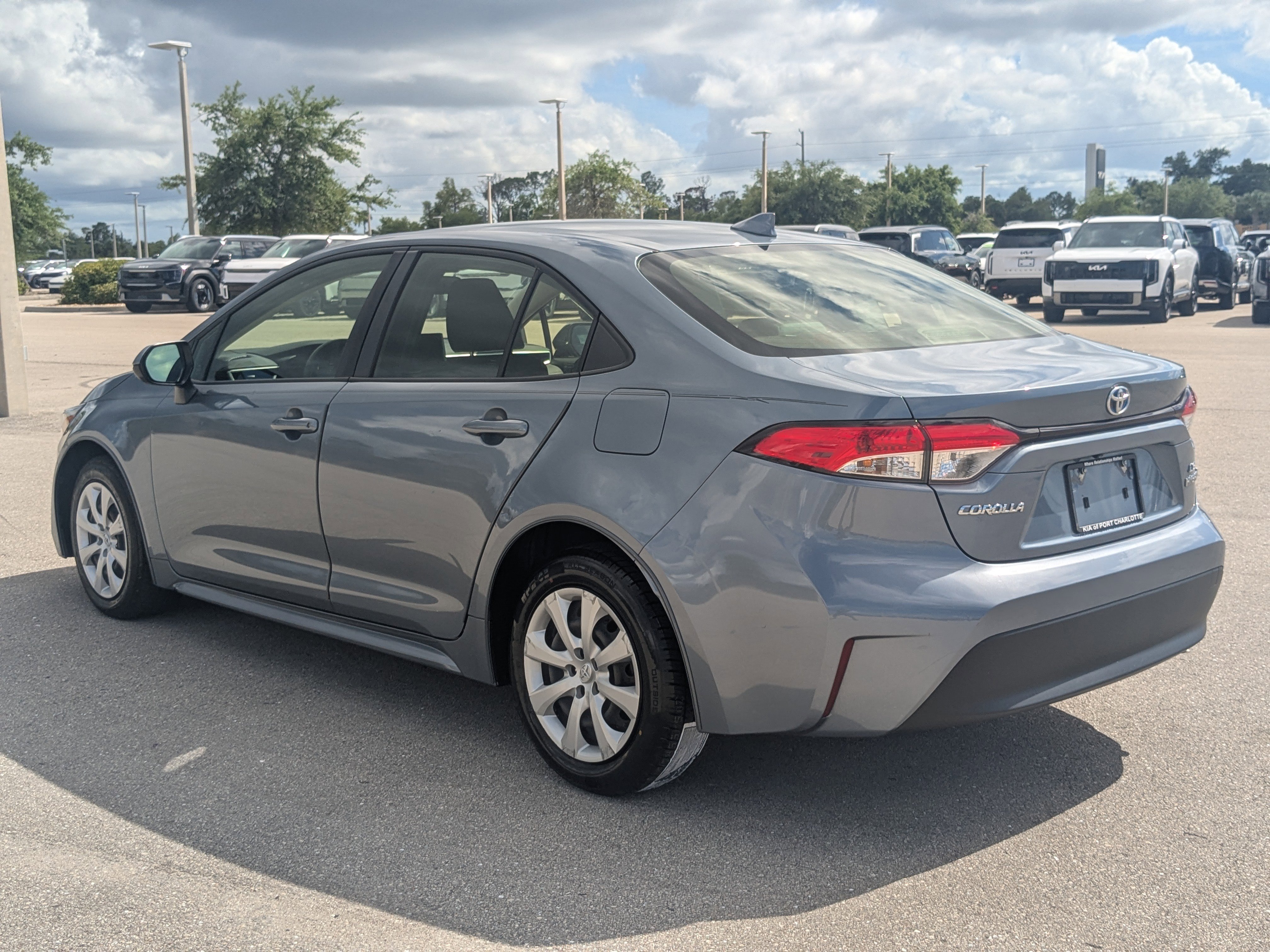 Used 2023 Toyota Corolla LE image 7