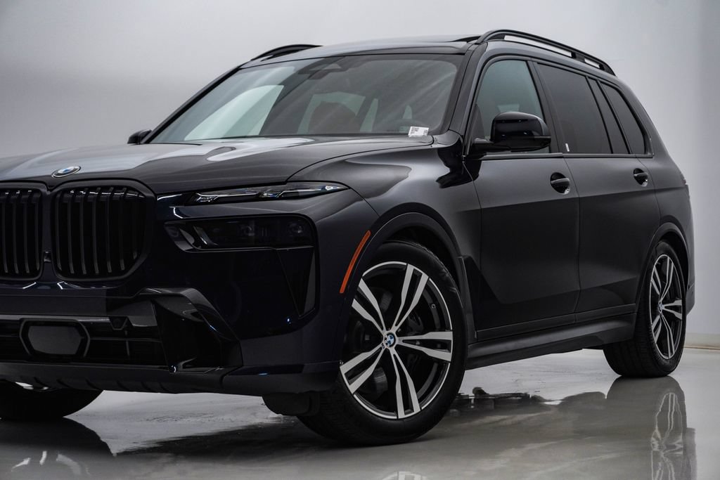 Used 2026 BMW X7 xDrive40i w/ M Sport Package AWD/4WD image 2