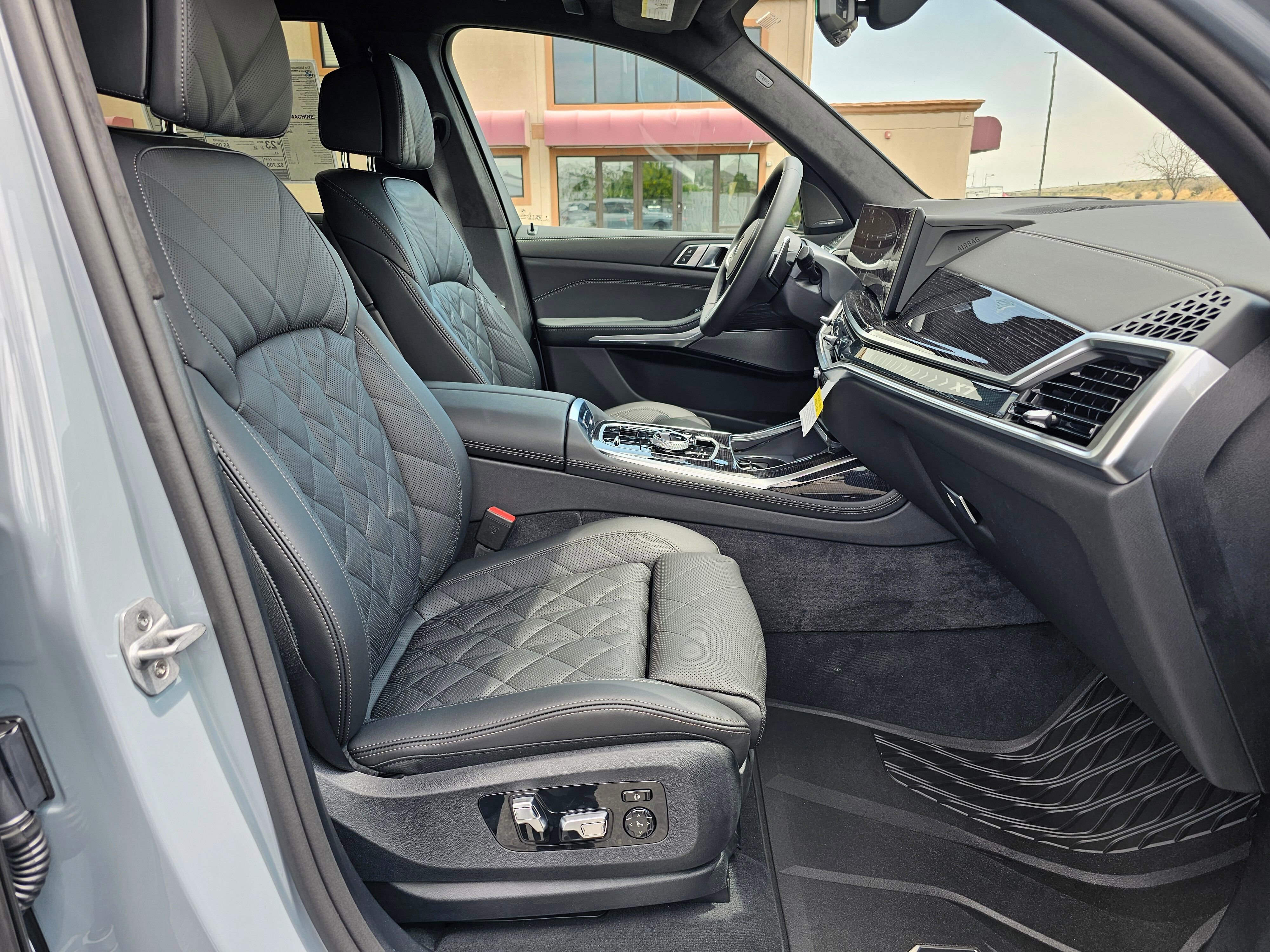 New 2026 BMW X7 xDrive40i w/ M Sport Package image 15