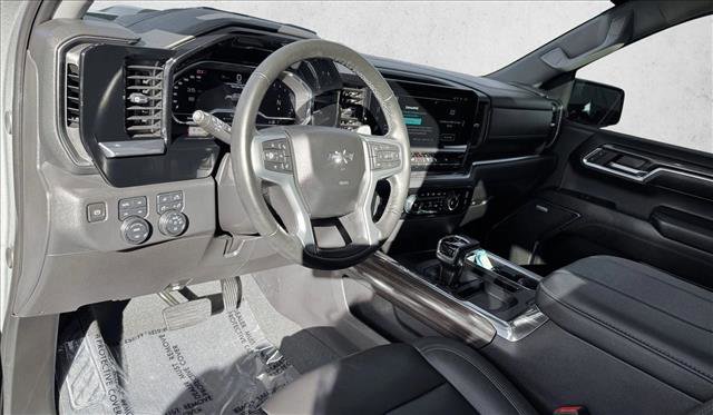 Used 2024 Chevrolet Silverado 1500 LT Trail Boss w/ LT Trail Boss Premium Package image 12