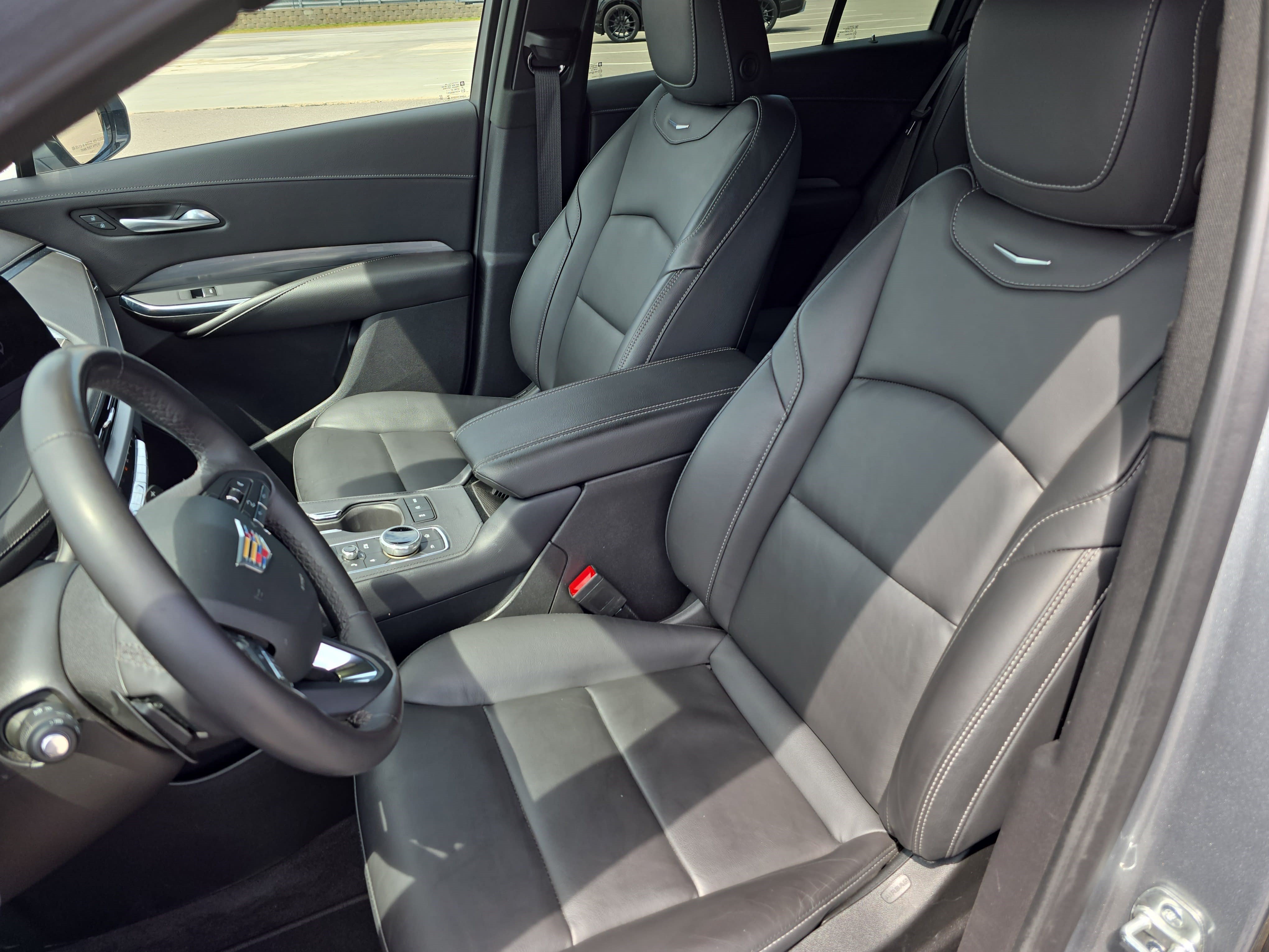 Certified 2025 Cadillac XT4 Premium Luxury AWD/4WD image 16
