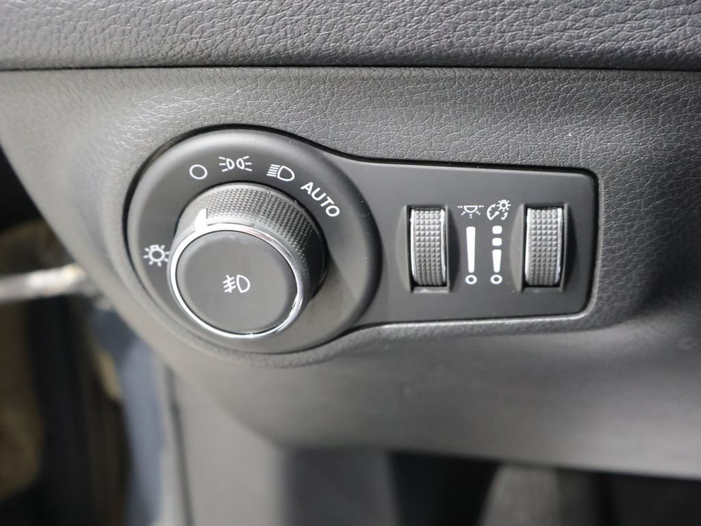 Used 2017 Jeep Compass Limited AWD/4WD image 32