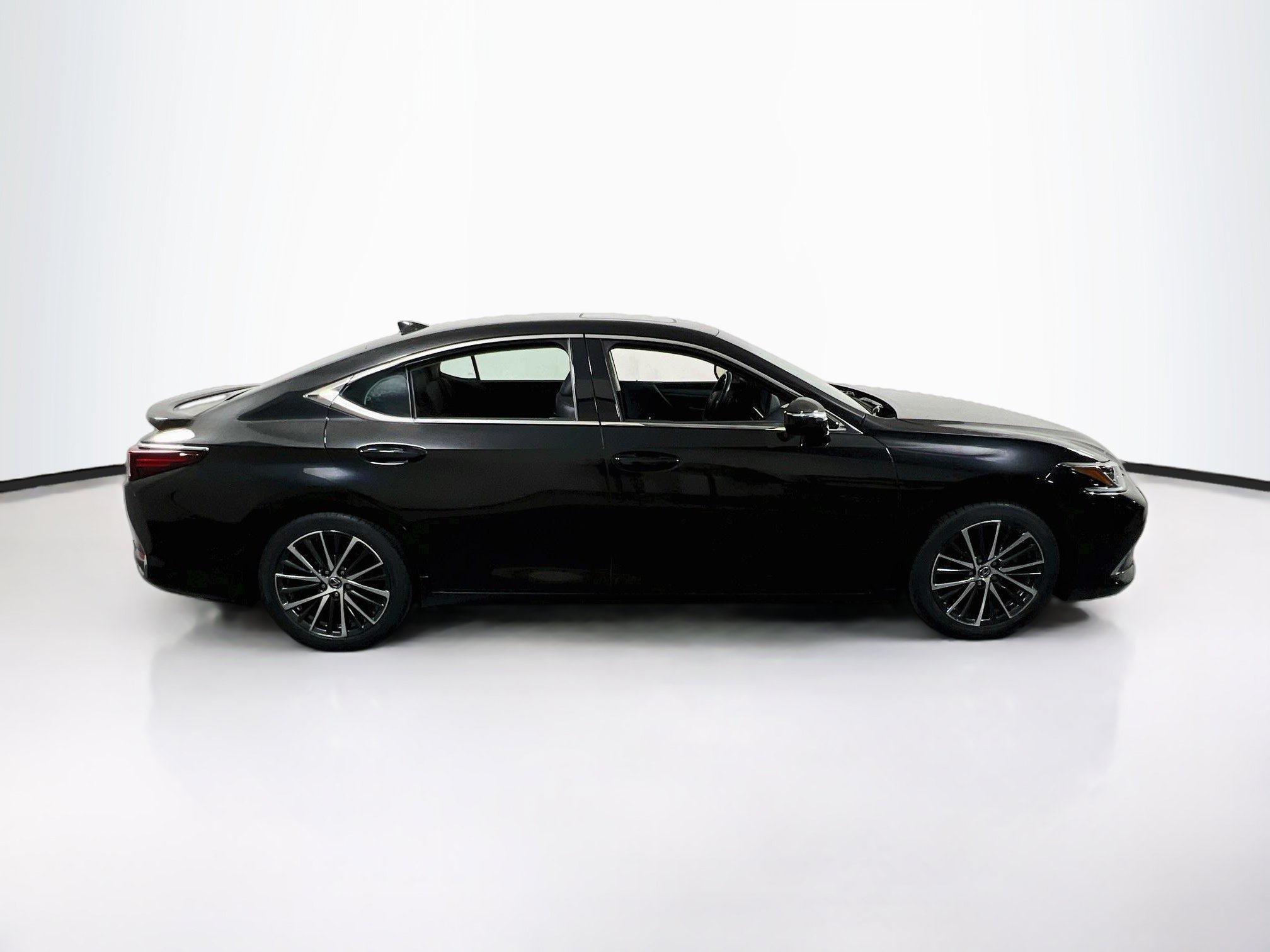 Used 2024 Lexus ES 300h w/ Premium Package FWD image 4