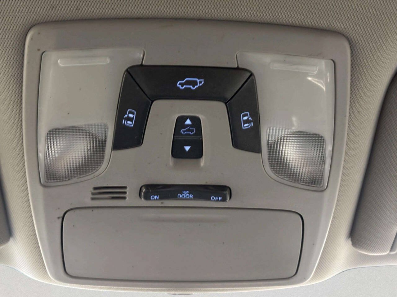 Used 2015 Toyota Sienna XLE FWD image 32