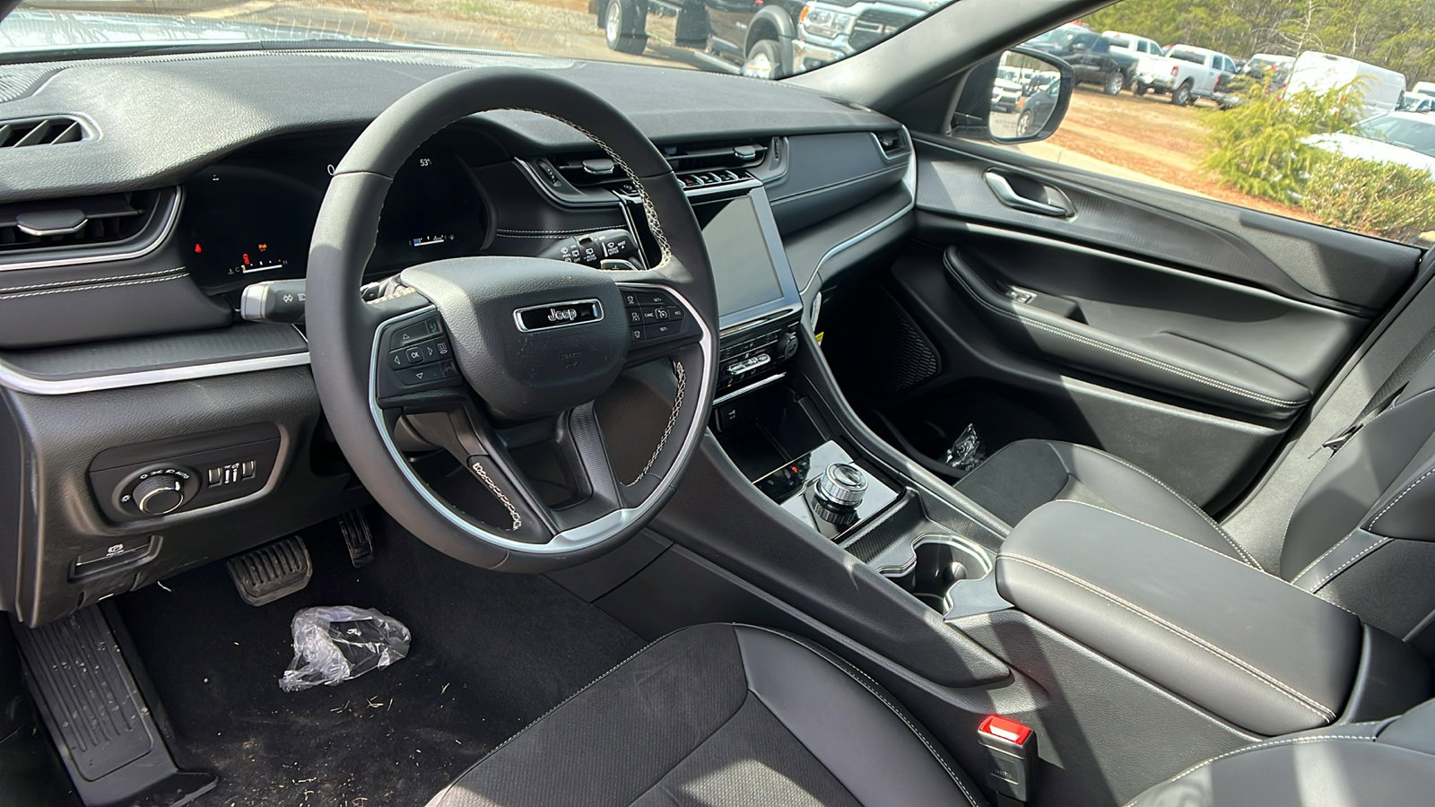 New 2025 Jeep Grand Cherokee 4WD image 18