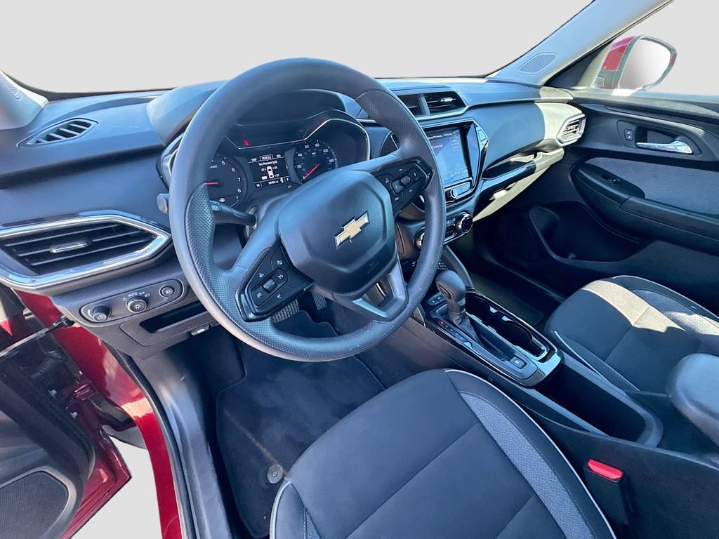 Used 2023 Chevrolet TrailBlazer LT w/ Convenience Package image 9