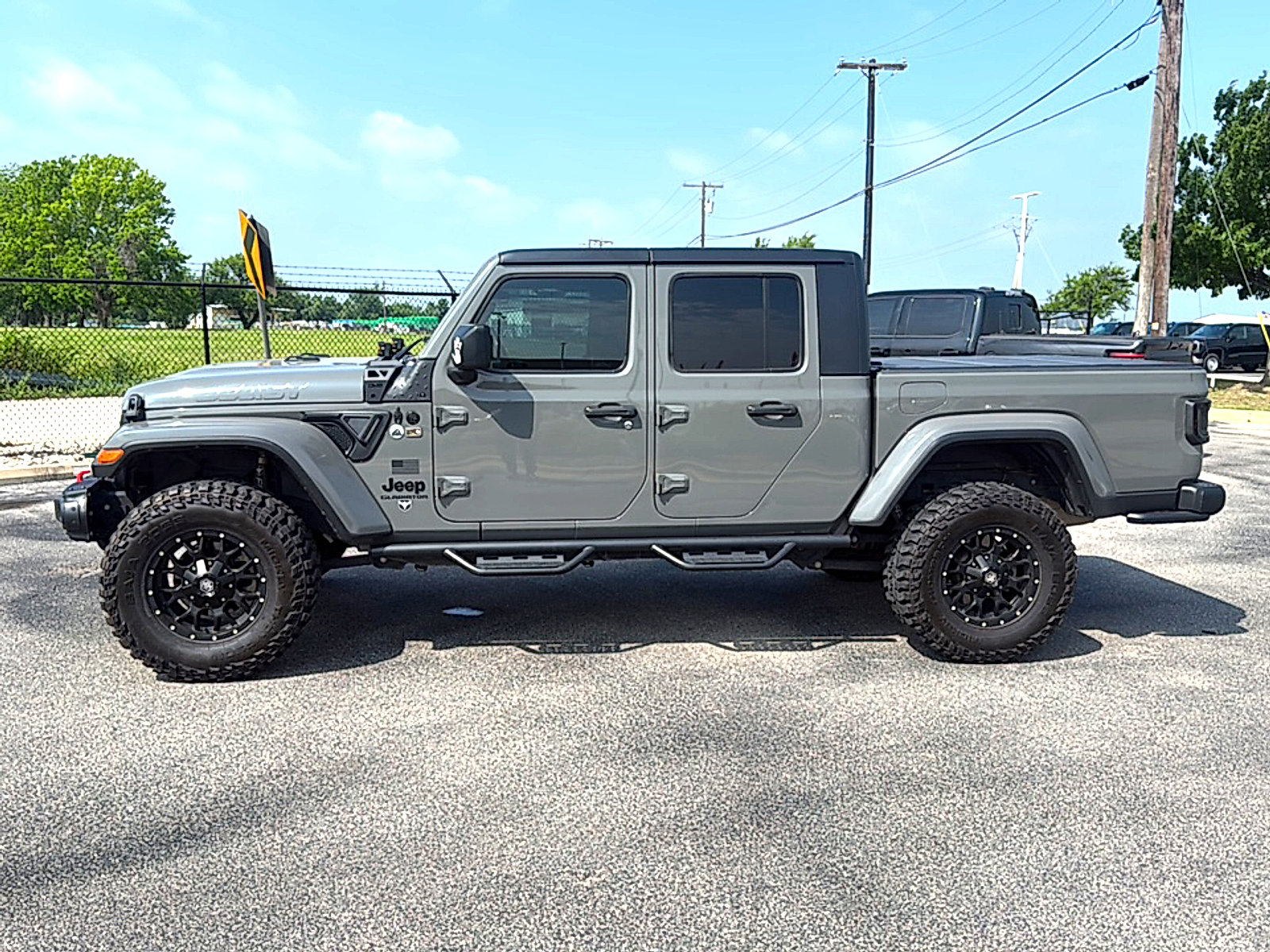Used 2021 Jeep Gladiator Sport AWD/4WD image 5