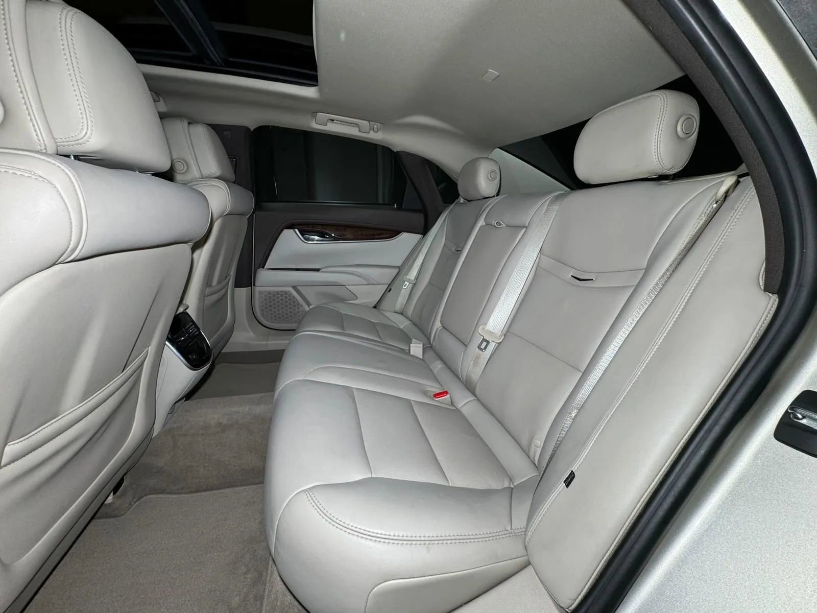 Used 2013 Cadillac XTS Luxury image 19