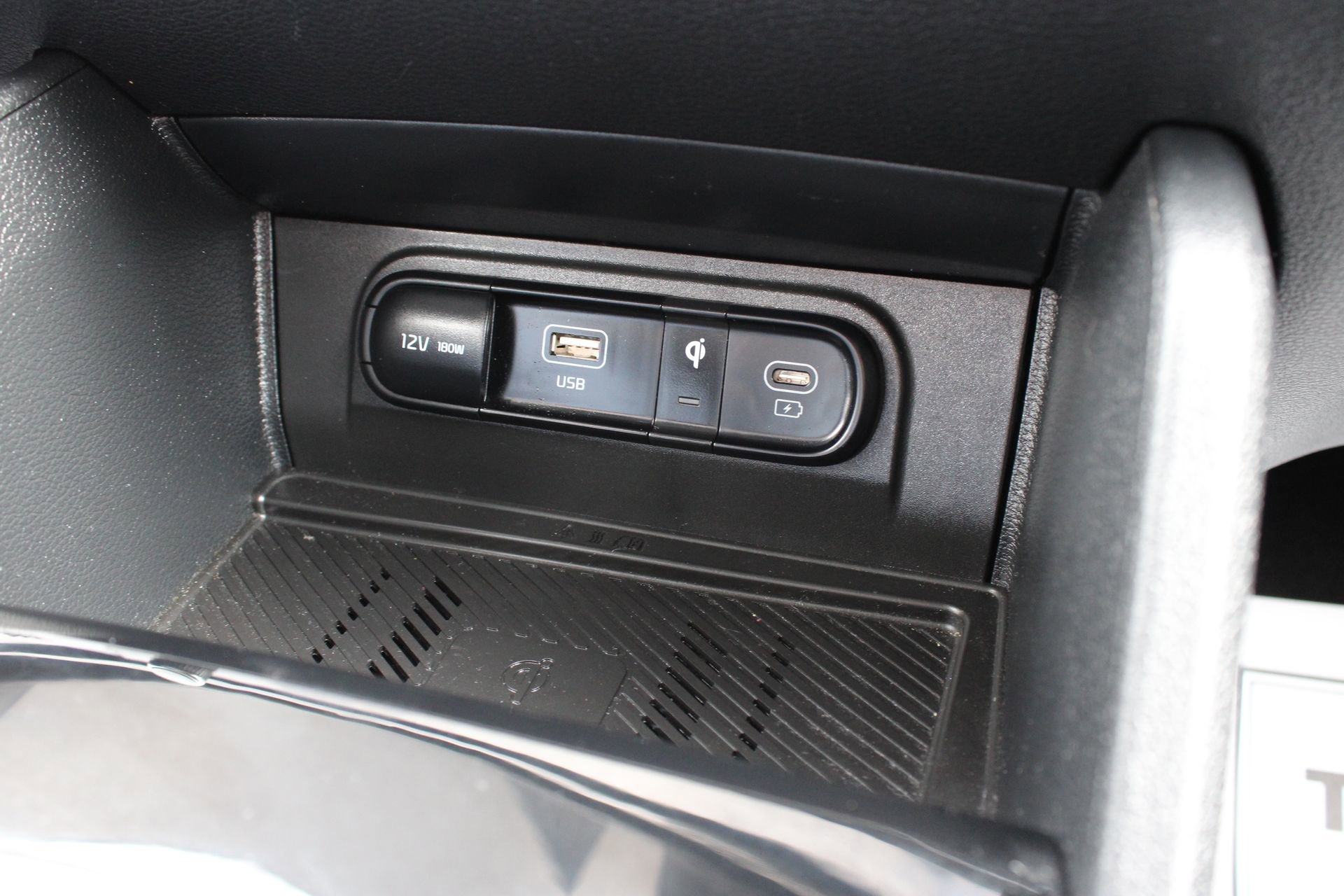 Used 2025 Kia Sportage EX w/ Premium Package image 39