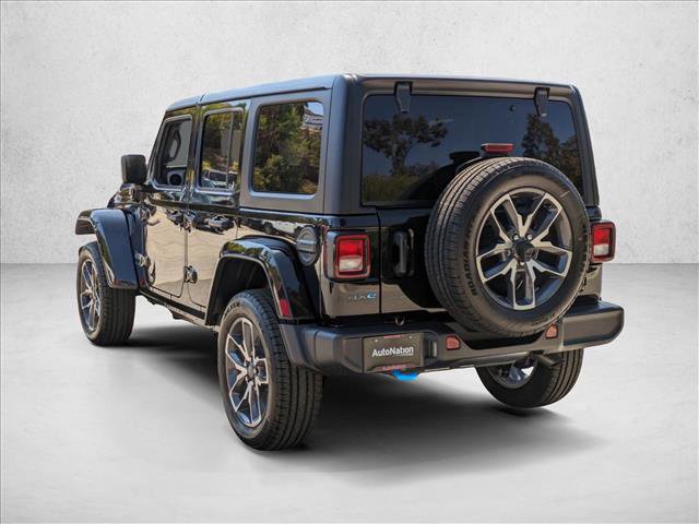 Used 2024 Jeep Wrangler Unlimited w/ LED Headlamp & Fog Lamp Group AWD/4WD image 8