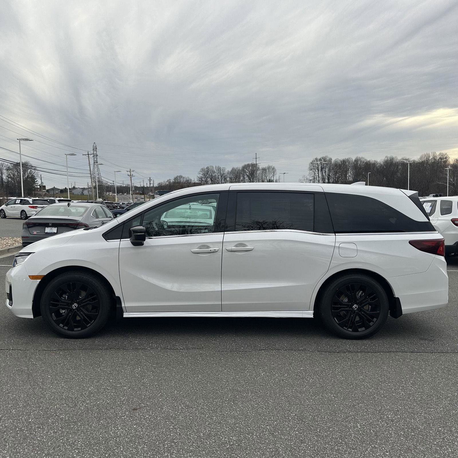 New 2026 Honda Odyssey Sport-L image 2