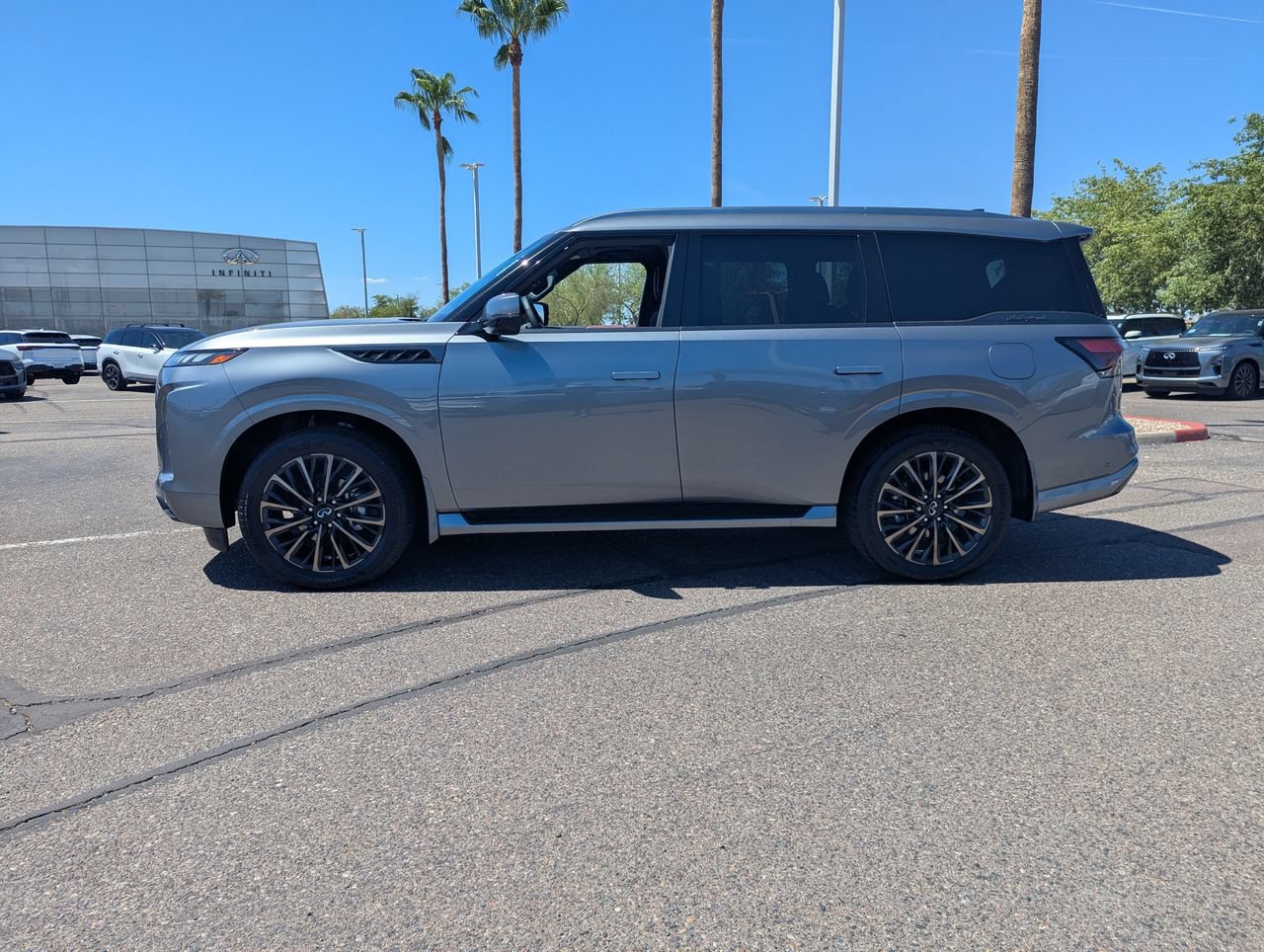 New 2027 INFINITI QX80 Autograph w/ Premium Cargo Package AWD/4WD image 2