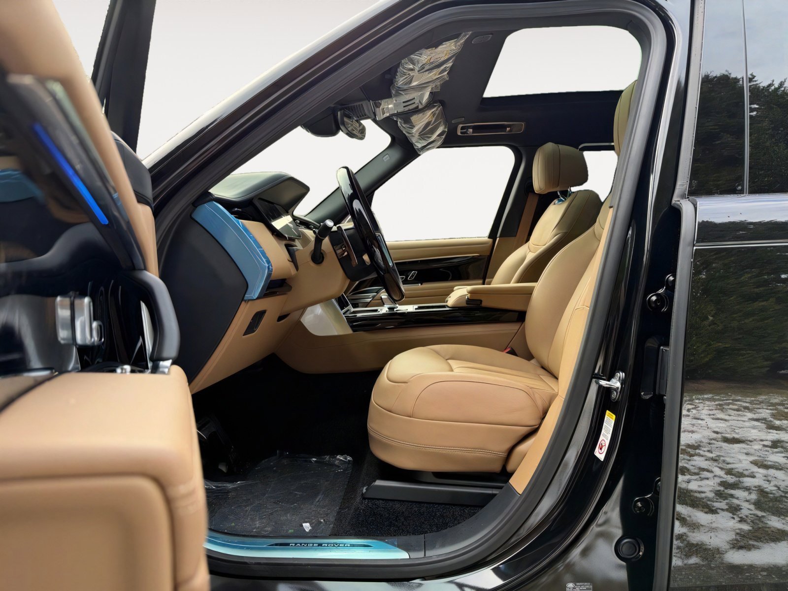New 2025 Land Rover Range Rover Long Wheelbase SE image 6